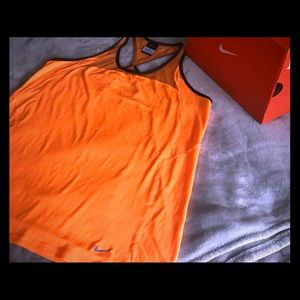 💜 Nike orange racer back tank top. 💜